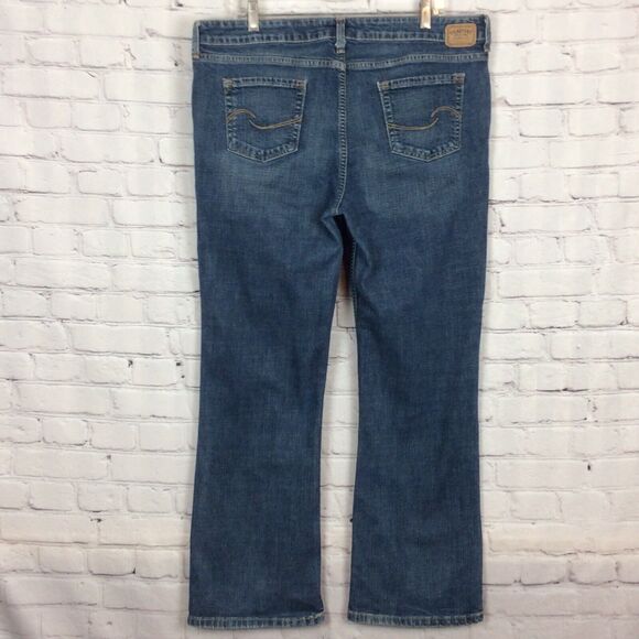 Levi's Signature Women’s Size 18M Low Rise Bootcut Denim Blue Jeans Medium Wash - Picture 9 of 10